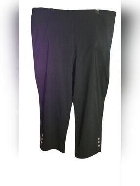 JM Collection Black Capris with Gold Logo Buttons On Legs Size XL
